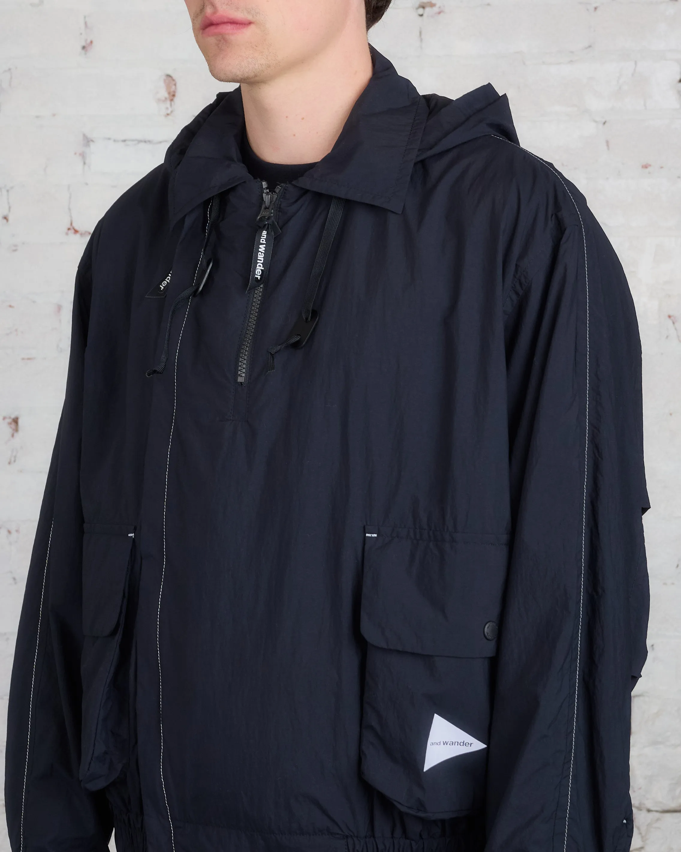 and wander Water Repellent Light Jacket Black