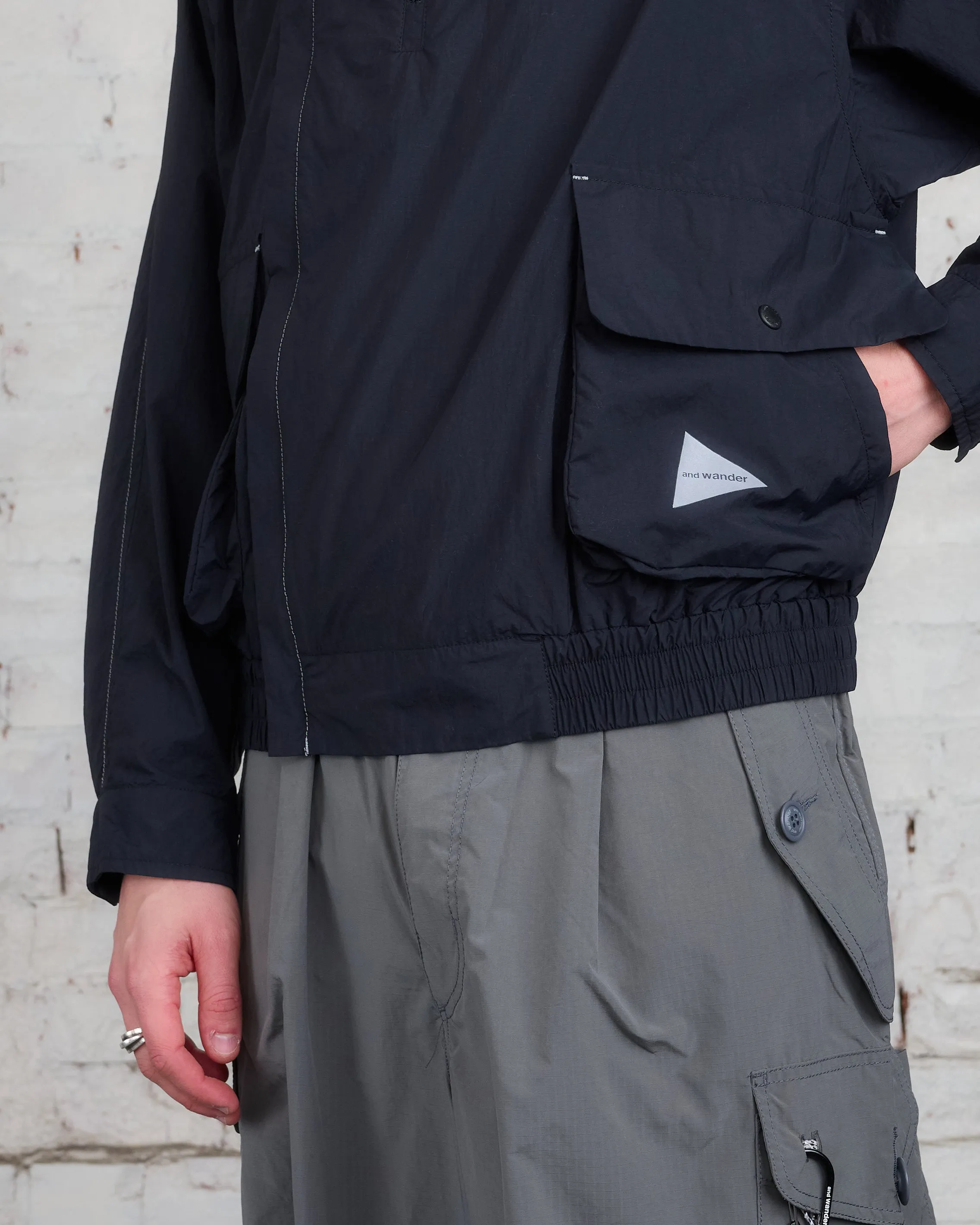 and wander Water Repellent Light Jacket Black