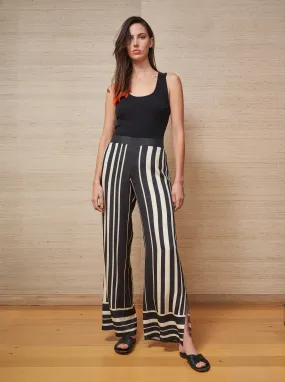 Mia Pant