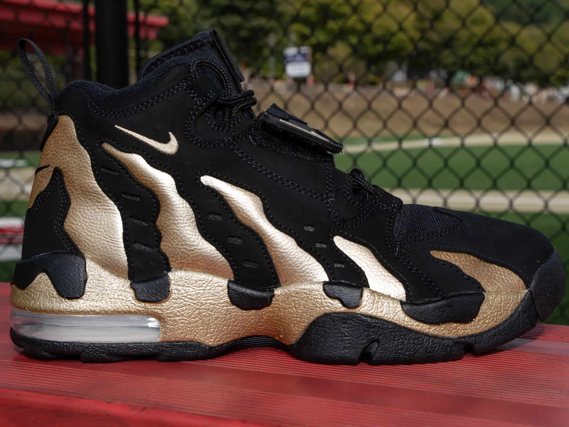 Nike Air DT Max '96 'Black/Vegas Gold'