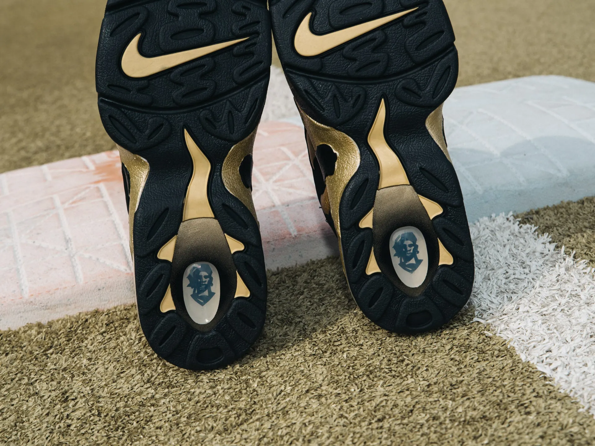 Nike Air DT Max '96 'Black/Vegas Gold'