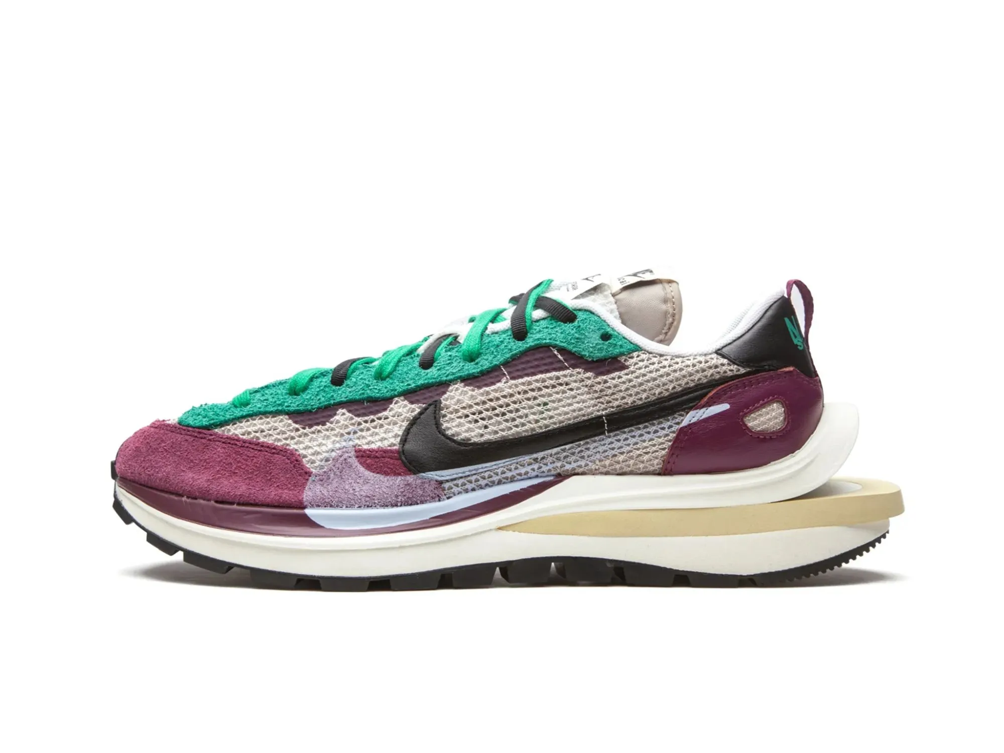 Nike Vaporwaffle Sacai "Red Neptune Green"